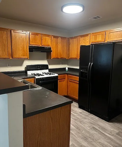 5675 Hampton Ct — Photo 10