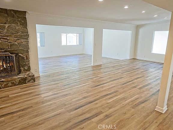 2nd image of 10901 Canby Ave