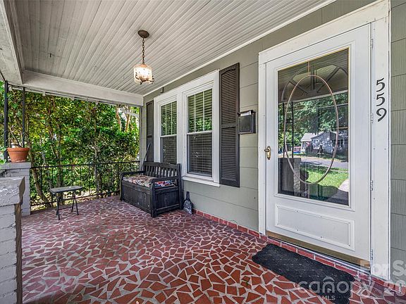 4th image of 559 Liberty St