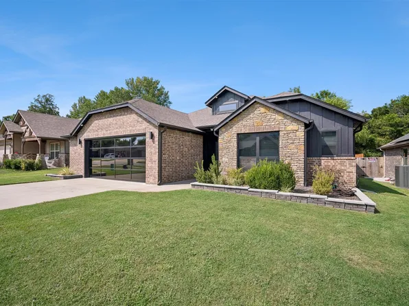 5330 Skylane Dr, Sand Springs, OK 74063