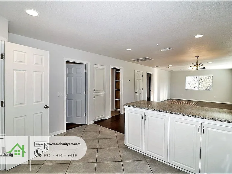 19757 Brokeoff Mountain Pl #B — Photo 12