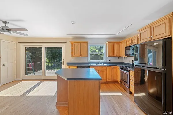25 Franklin Ave — Photo 10