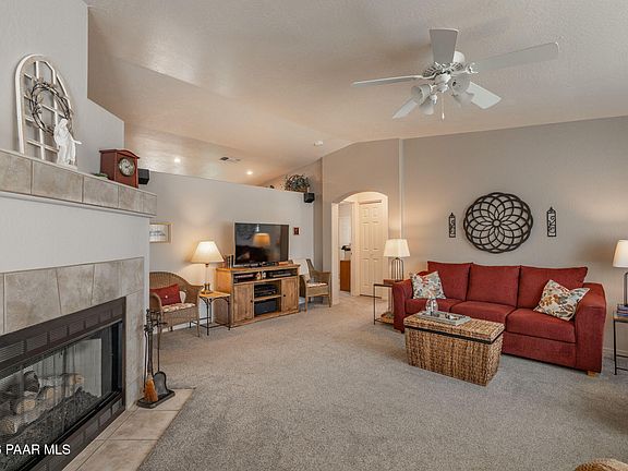 3rd image of 3315 Marigold Dr