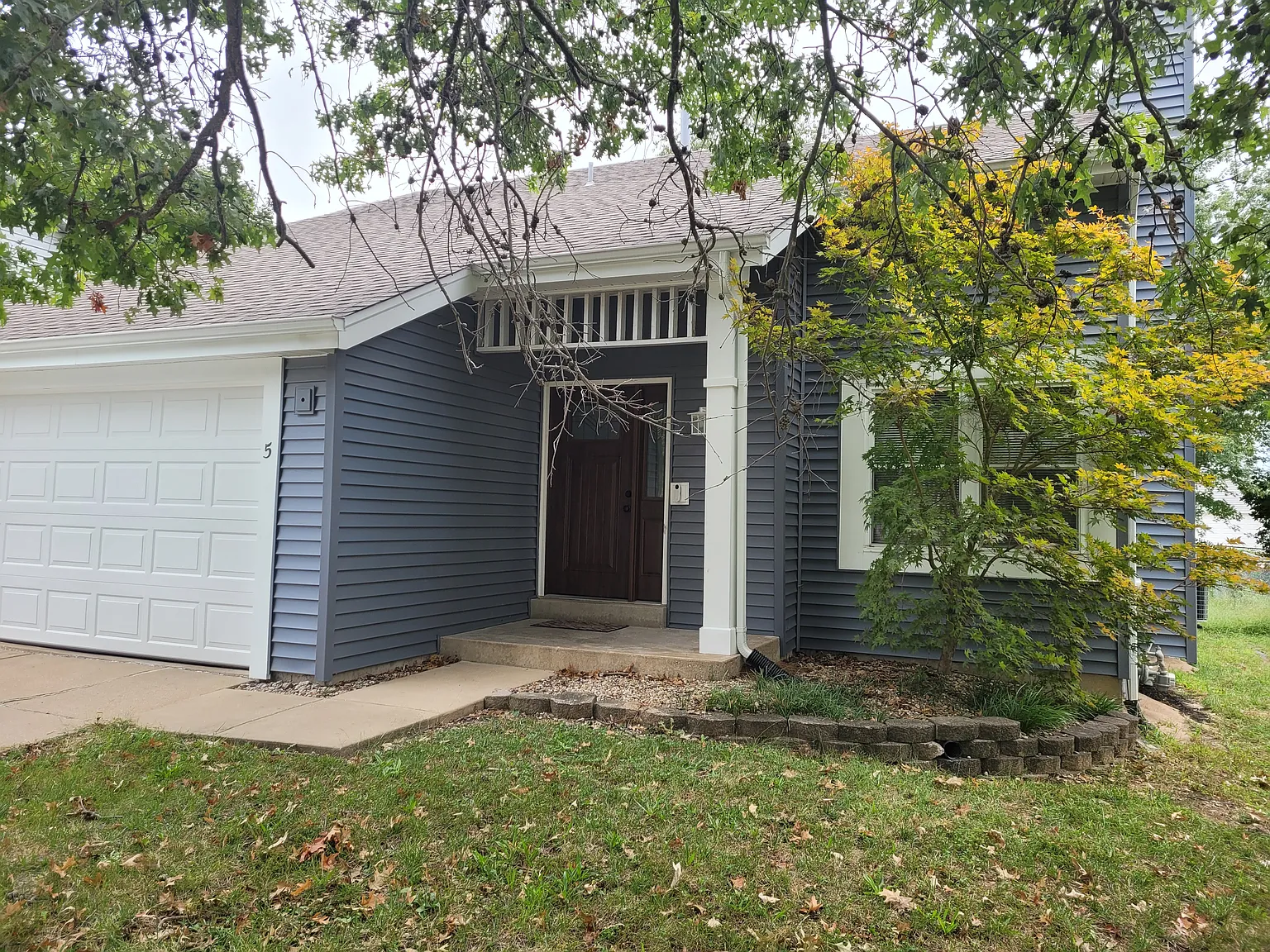 3 bed, 2.5 bath, 1400 sqft, $2,200 — Photo 1