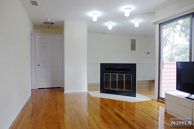 2nd image of 228B Washington Ave #228B