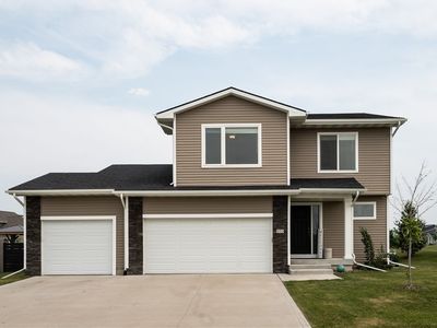 950 Cedar St, Waukee, IA, 50263