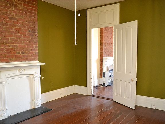 3rd image of 822 Verret St
