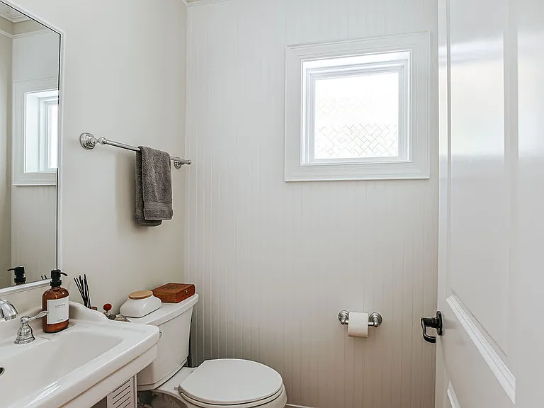 239 Huntley Ave — Photo 11