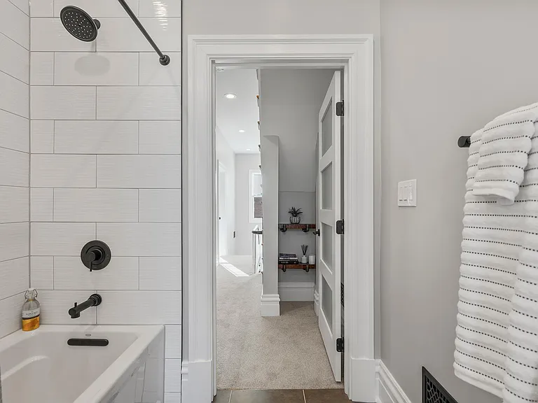 1027 Vinial St — Photo 23