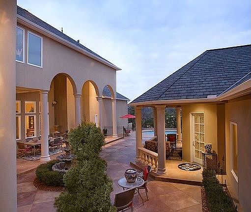 Private Tuscan Courtyard