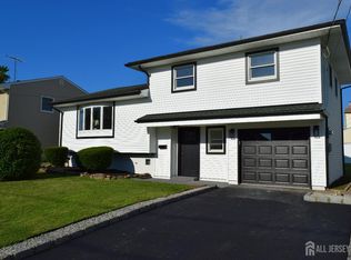42 Roosevelt Ave, Colonia, NJ