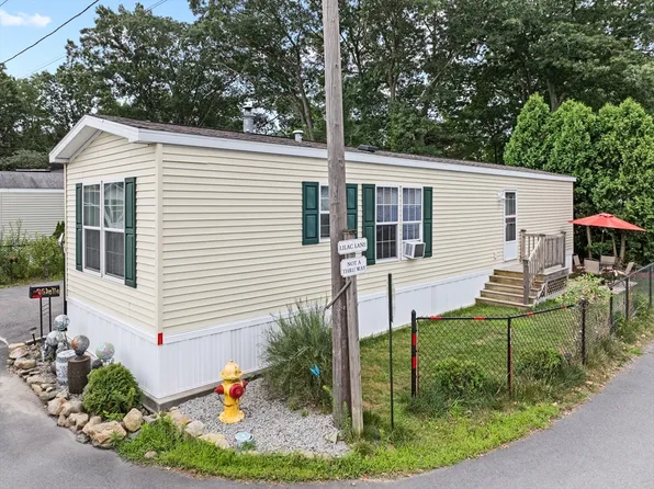 9 Stella Dr, Weymouth, MA 02188