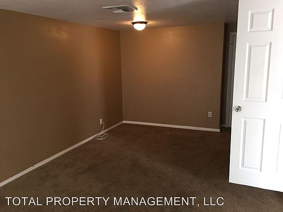 4th image of 1813 E Mesquite Ave