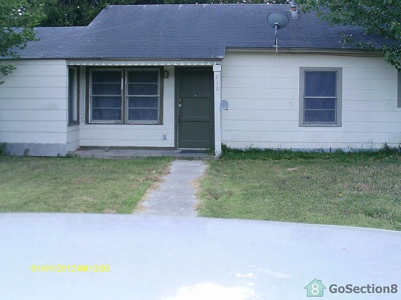2nd image of 710 Hoover Ave