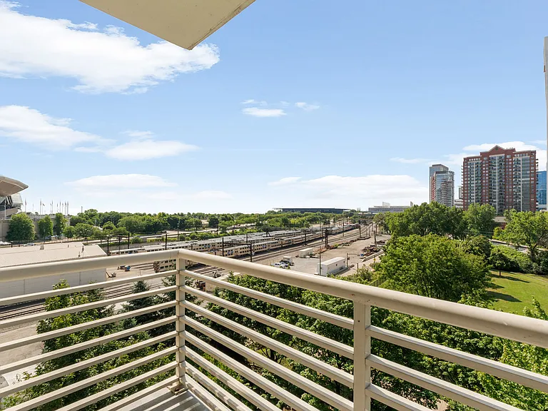 1515 S Prairie Ave #705 — Photo 18