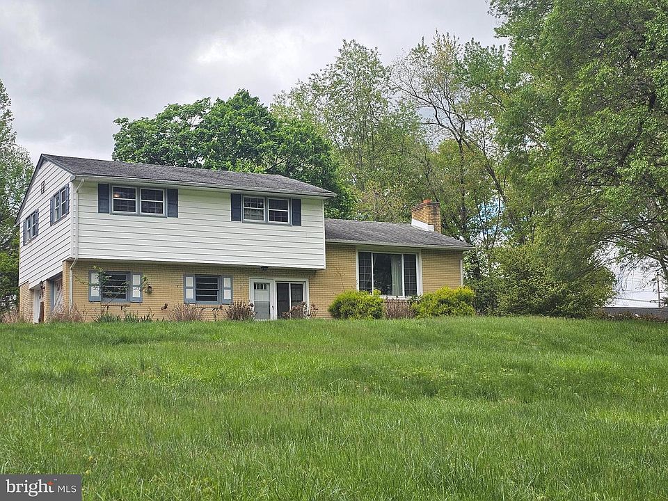 1st image of 1256 Surrey Rd