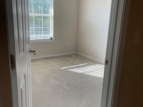 Second bedroom.