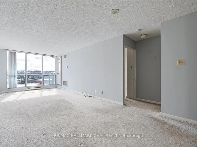 65 Ellen St #607 — Photo 8