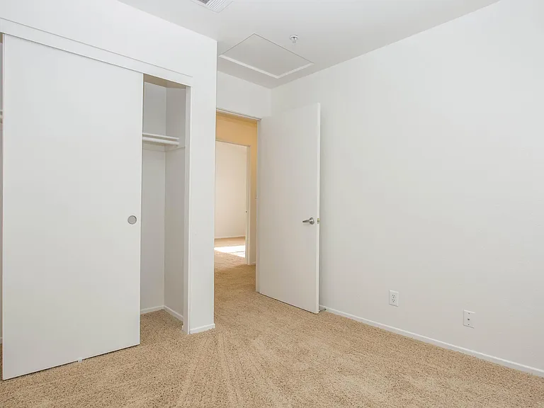 Cambridge Village Apartments — Photo 69