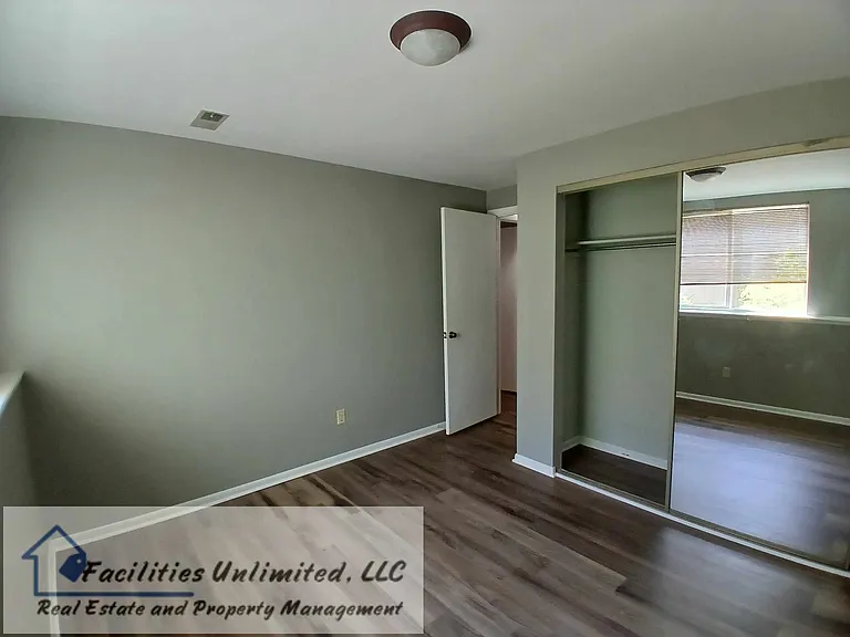 4515 Seaway Cir — Photo 17
