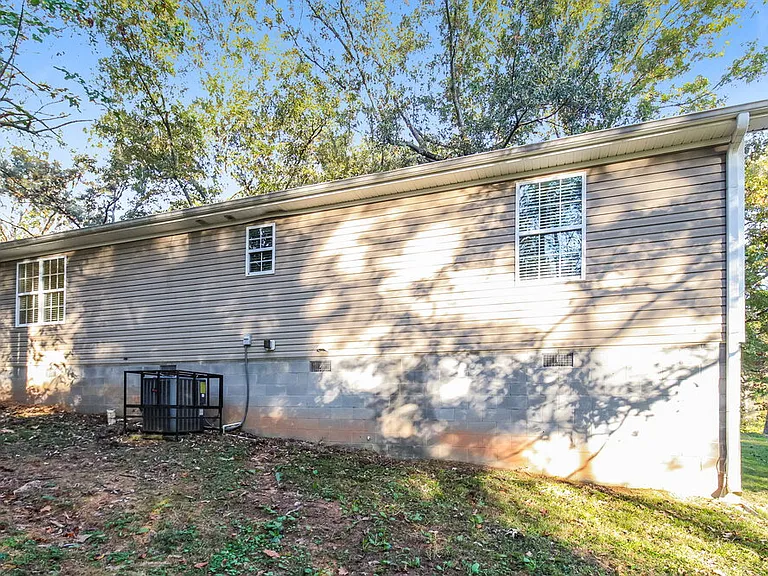 5030 Gillsville Hwy — Photo 16