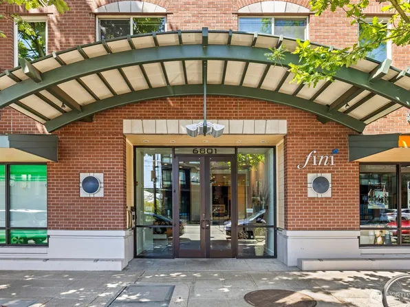 6801 Greenwood Avenue N #106, Seattle, WA 98103