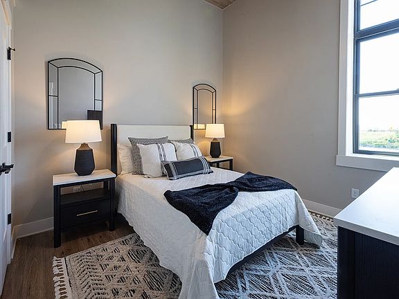 5th image of 100 Buckley Rd #D3f55765c