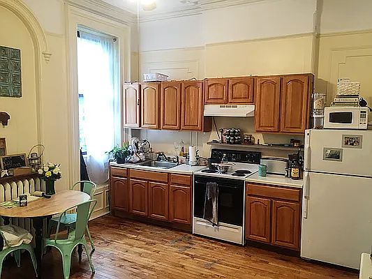 1st image of 911 Bedford Ave APT 2