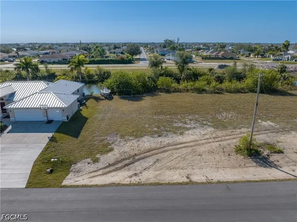 914 NE 23rd Ter, Cape Coral, FL 33909