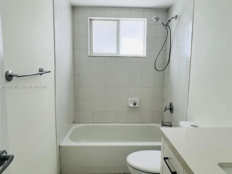 6905 Bay Dr #13 — Photo 11