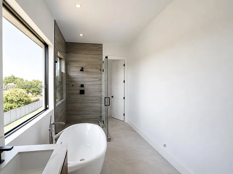13023 Davie Oaks Dr — Photo 8