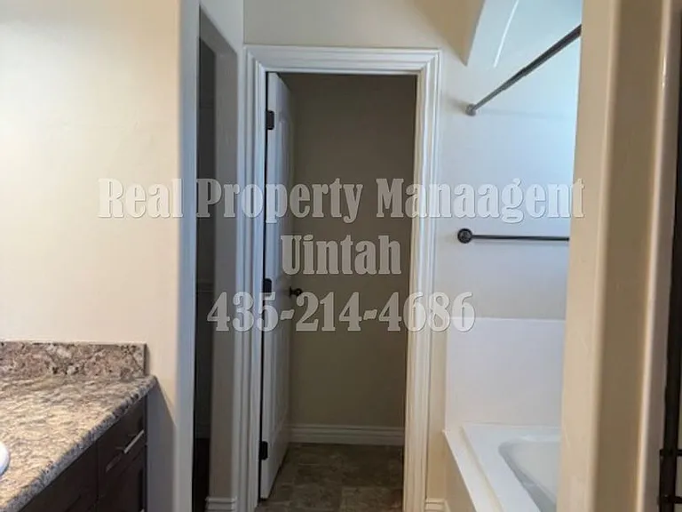 428 E Gray Fox Ln — Photo 20