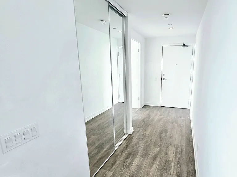 898 Portage Pkwy #5002 — Photo 17