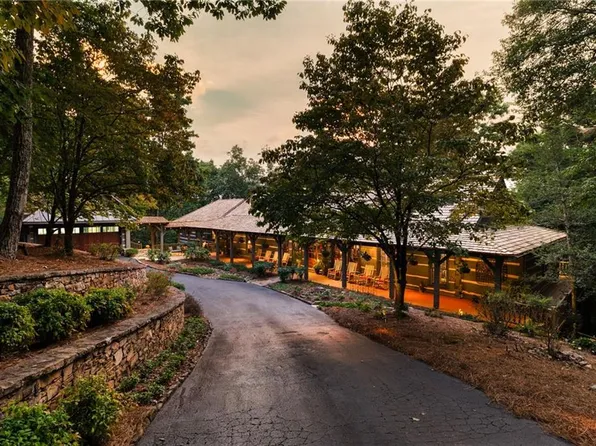 1414 McElroy Mountain Dr, Jasper, GA 30143