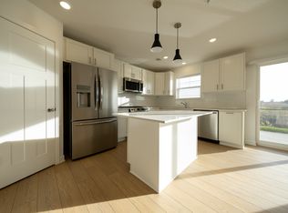 1073 Jubert Dr, Hamel, MN 55340