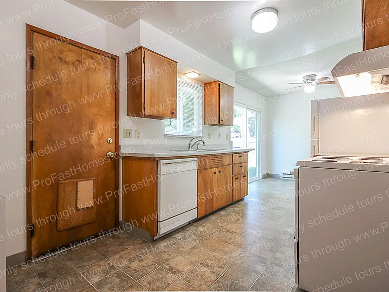 1310 SE 4th St — Photo 12