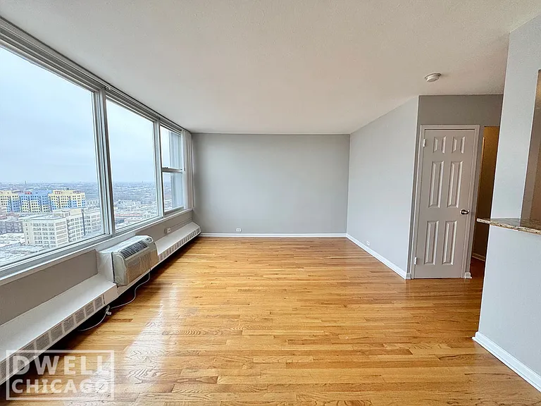 5610 N Sheridan Rd #5650-2F — Photo 4