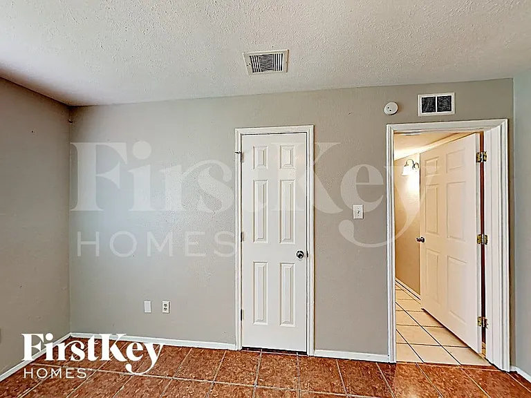 10615 Heather Hill Dr — Photo 10
