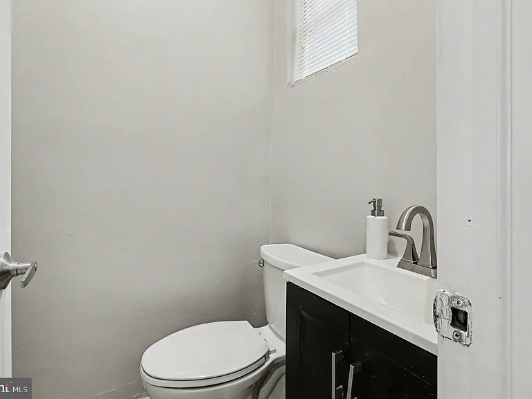 2238 Oakford St — Photo 14