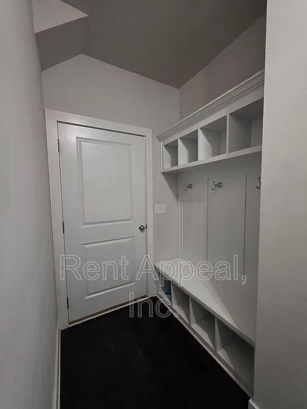 4 bed, 3.5 bath, 2134 sqft, $2,795 — Photo 3