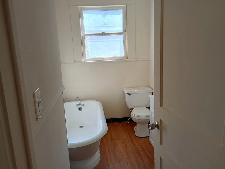 2222 Vance Ave — Photo 8