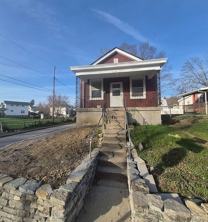 1st image of 2765 Alexandria Ave