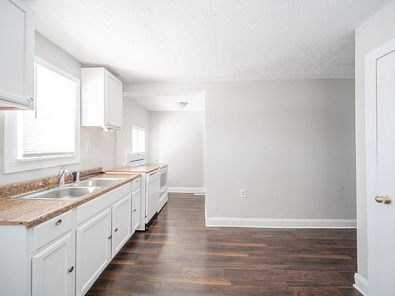 3rd image of 1734 Olive St