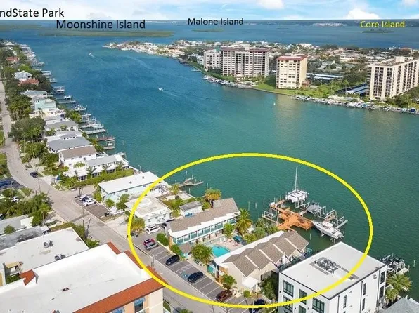 673 Bay Esplanade Unit 206, Clearwater, FL 33767