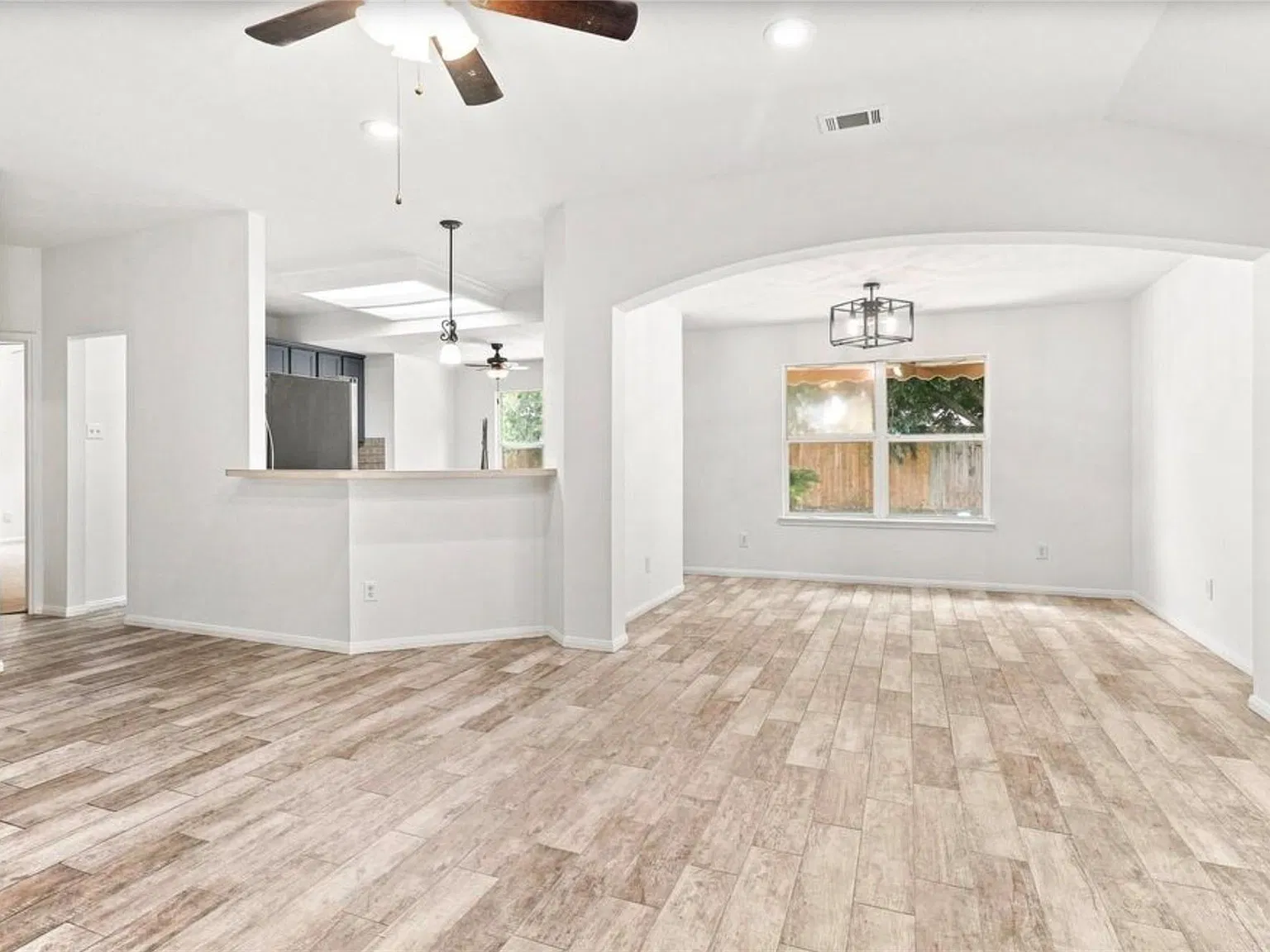 3 bed, 2.0 bath, 1540 sqft, $2,050 — Photo 4