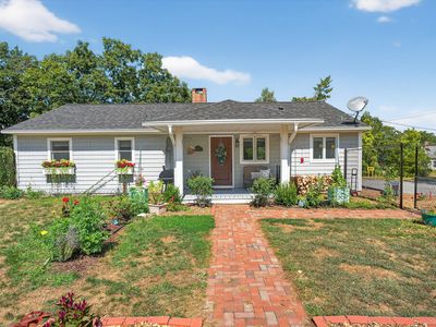 2 Menunketesuck Drive, Clinton, CT, 06413