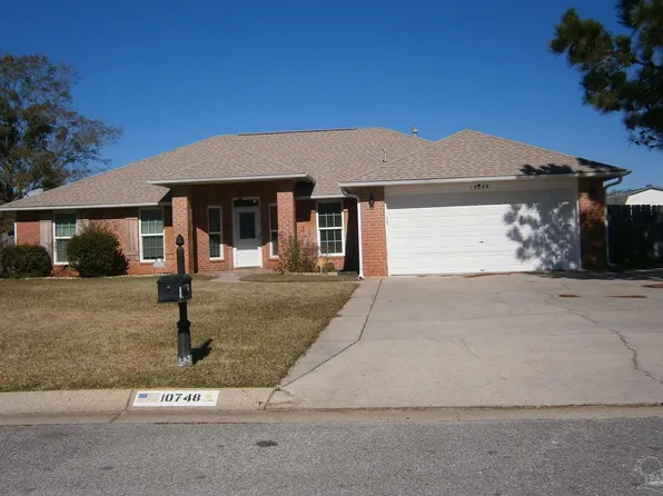 10748 Country Ostrich Dr, Pensacola, FL 32534