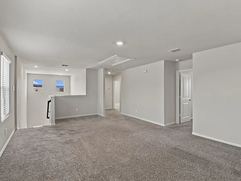 810 Honeydew Ln — Photo 25