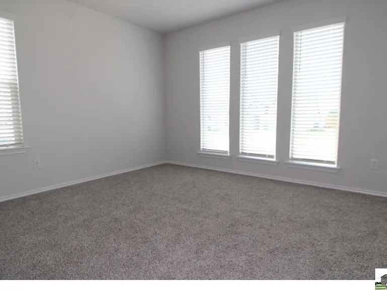 2466 Bee Creek Dr — Photo 9