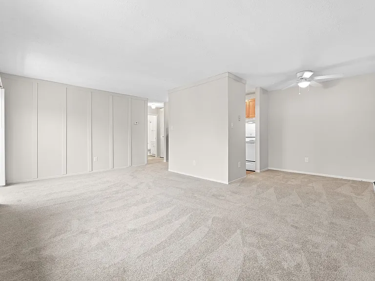 The Hillcrest Apartments — Photo 32